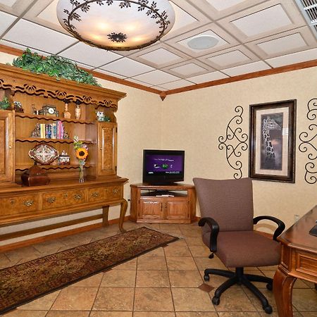 Best Western Angus Inn Great Bend Zewnętrze zdjęcie