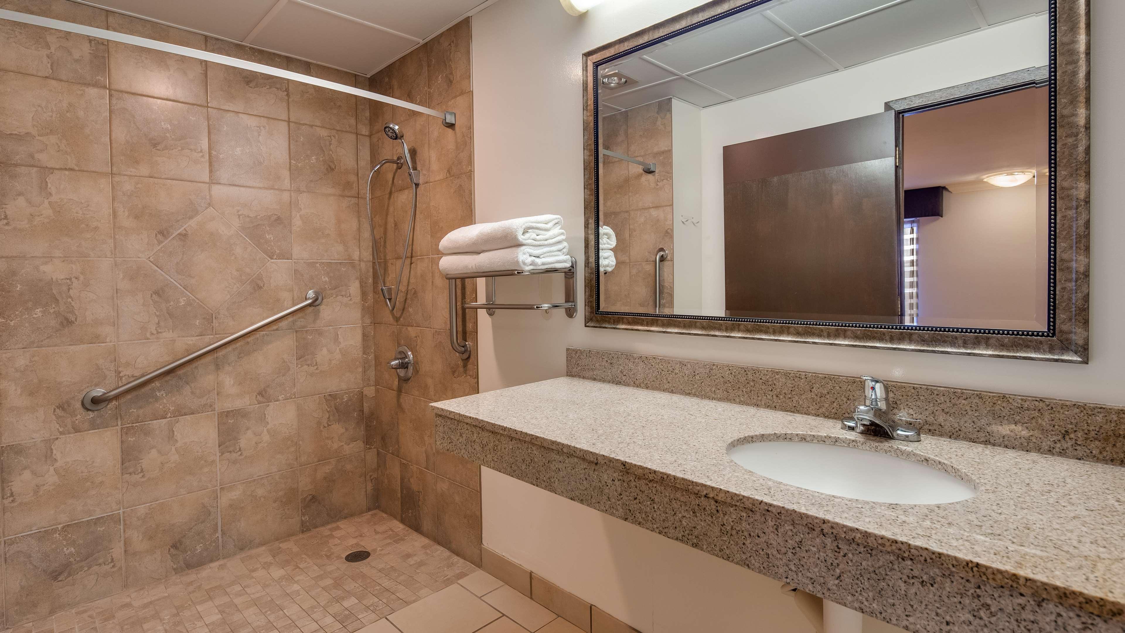 Best Western Angus Inn Great Bend Zewnętrze zdjęcie