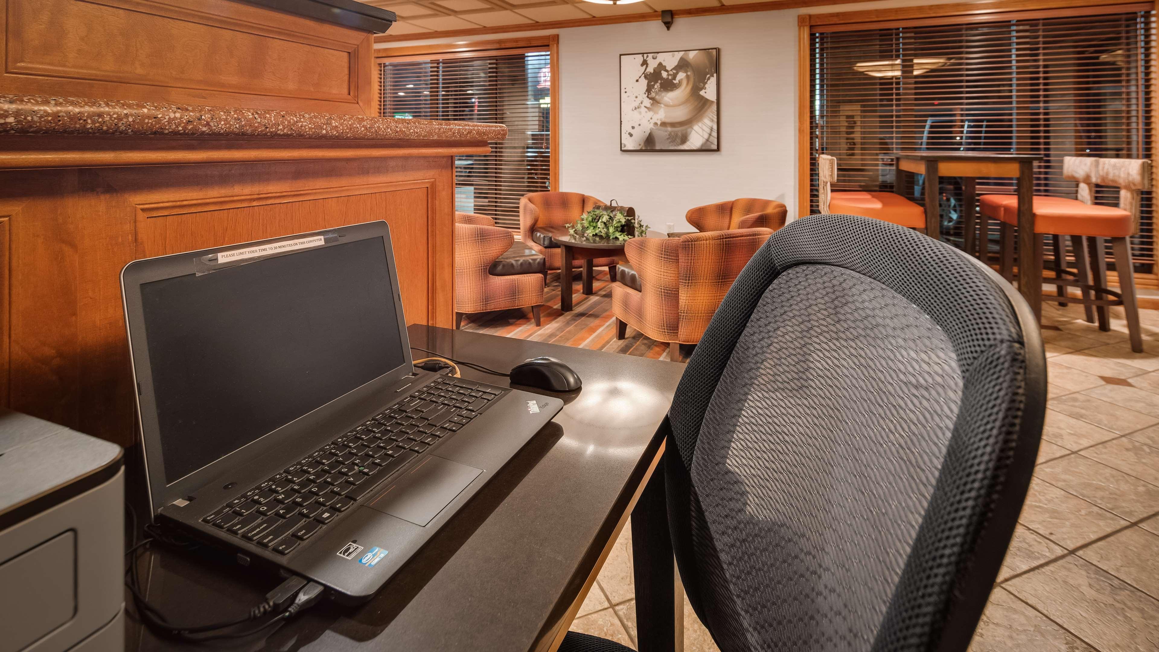 Best Western Angus Inn Great Bend Zewnętrze zdjęcie