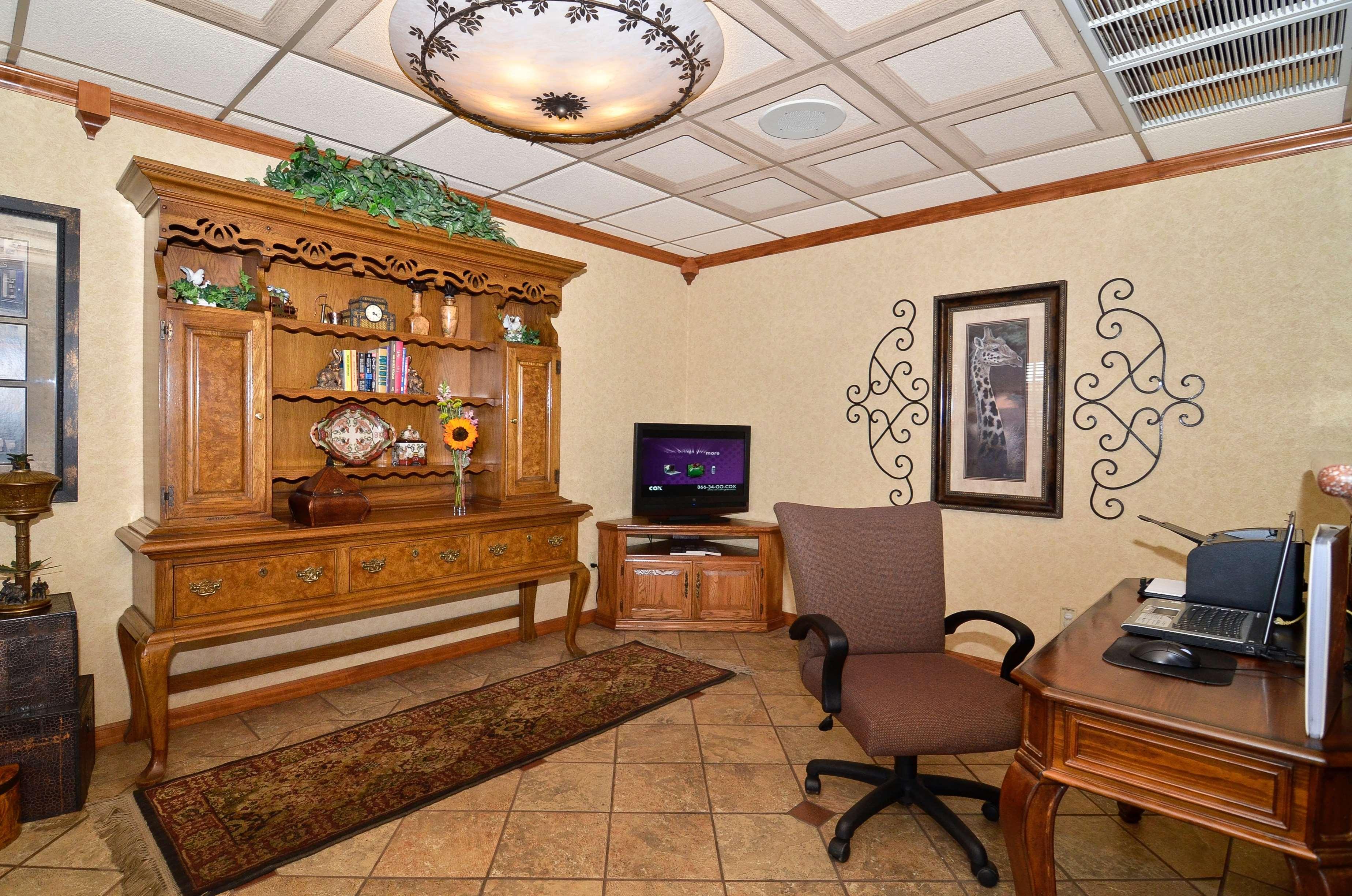 Best Western Angus Inn Great Bend Zewnętrze zdjęcie