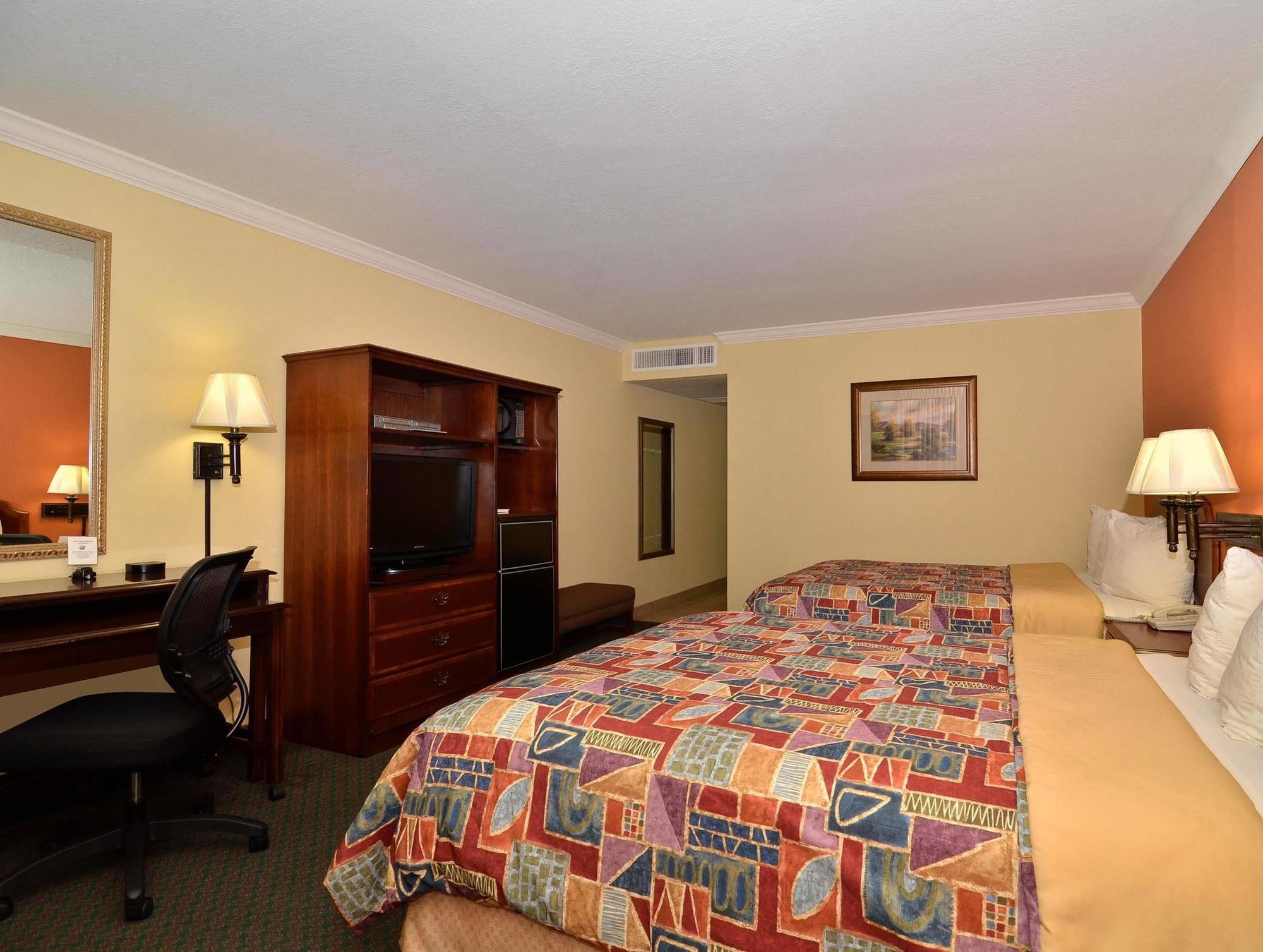 Best Western Angus Inn Great Bend Zewnętrze zdjęcie